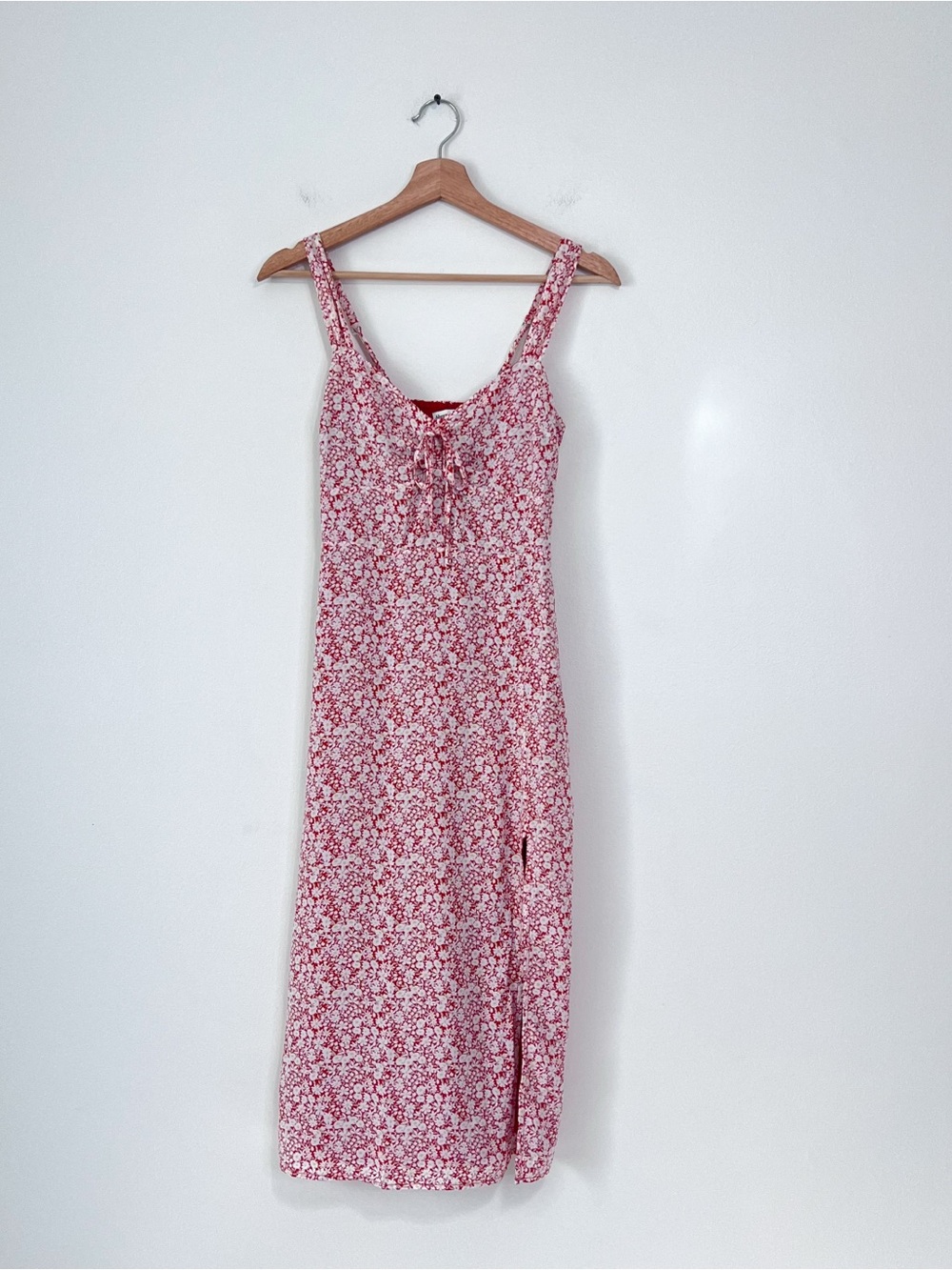 Abercrombie & Fitch Floral Slip Midi Dress Red White Daisy Side Slit Size XS - Picture 2 of 9